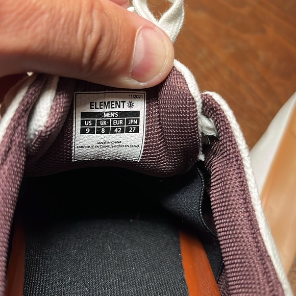 NWOT element men’s size 9 white canvas shoes with gum soles. Never worn. NWOT - Picture 7 of 7